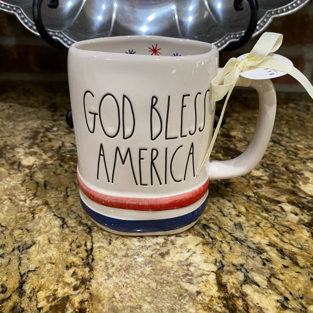 Rae Dunn 3D Red white & Blue striped GOD BLESS AMERICA mug - brand new 🇺🇸